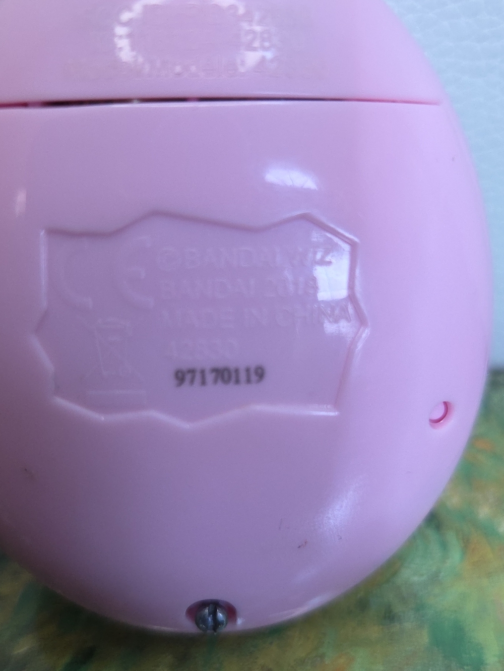 Pink Tamagotchi Virtual Pet with Heart & Rainbow Design 2018 - Picture 5 of 10